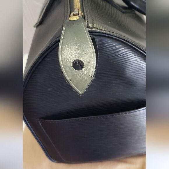Louis Vuitton Epi Speedy 35 Black With Dust Bag - Picture 11 of 11